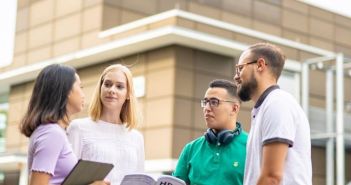 THM und zfh starten drei berufsbegleitende Fernstudiengänge im (Foto: zfh - Zentrum für Fernstudien im Hochschulverbund)
